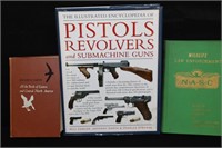 Books-llustrated Encyclopedia Pistols Revolvers