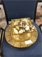 Set of 4 seashell chargers and bowl with napkin
