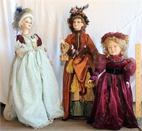 8 old time fashion dolls