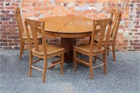 Round Oak Table 4 chairs