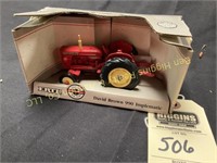 David Brown 990 Tractor 1:32 (NIB)