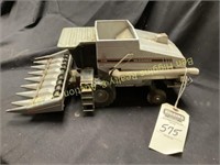 Gleaner R-82 Combine - Needs Cleaned