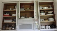 Lot #689 - Contents of upper kitchen cabinets