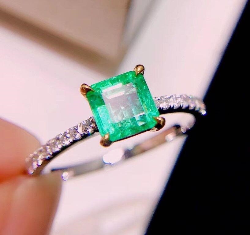 1ct natural Colombian green emerald ring