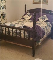 NICE 4 POST TWISTED LEG BED - INCLUDES ALL BEDDING