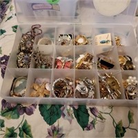 ASSORTED LADIES JEWELRY