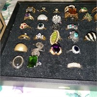 ASSORTED COSTUME JEWELRY RINGS