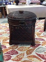 Small wicker basket with lid