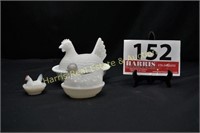 SET OF 3 HEN CHICKEN COVERED DISHES
