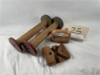 Riehl & Sons  Loom Shuttle,2 wood spools