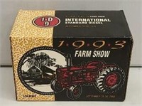 IH I-D 9 Farm Show 1993 NIB