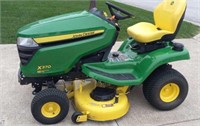 John Deere x370 42in hydro. lawn tractor 21 hr.