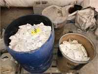 Barrels of Unit Pak dry shipping bags - No