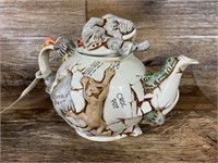 Harmony Kingdom Garden Teapot "Crackin Brew"