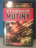 Starship Mutiny by Mike Resnick hardback book