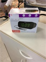 Timex large display AM/FM clock radio