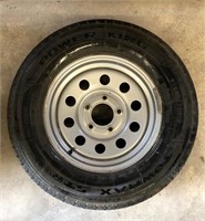 (1) ST205/75R15 Tire