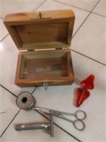 Vintage shaving items in wood box