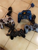 Lot of 4 game controllers