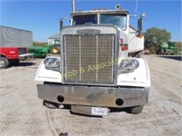 1983 Freightliner day cab truck, tandem axle,