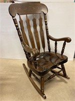 Rocking chair. Solid wood.