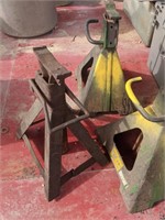 RT - Jack Stands
