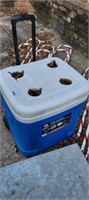 IGLOO ICE CUBE ROLLING COOLER