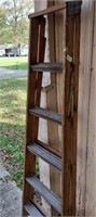 6' WOOD LADDER