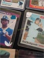 Mix of 28 Baseball Cards From 1970s-1990s