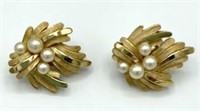 Vintage CROWN TRIFARI Brushed Gold Pearl Earrings