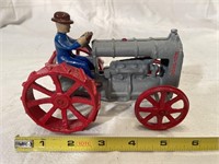Cast-iron Fordson tractor repainted