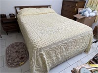 Full Sized Bed/ Linen/ Blankets