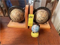 2 Bookend Globes/ Plastic Globes