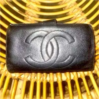 CHANEL black caviar CC logo wallet