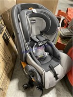 4-STAGE CHICCO CAR SEAT