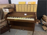 Viscount Electric Organ / Piano
