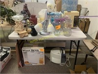 4' Plastic Table, Bread Maker, Lamps & Vases