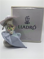 Lladro Fragrant Bouquet Girl 05862