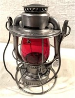 W.M. Ry. Dietz Vesta Lantern witg Red Globe