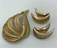 CROWN TRIFARI Brushed Gold Leaf Brooch & Earrings