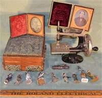Lot: Singer model 20 child's sewing machine, lead