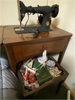 Singer sewing machine w stool