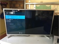 Samsung 32" Flatscreen TV w/ Remote