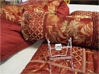 Queen Bedspread, Skirt, Shams, Pillows (3)