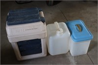 Automatic Dog Feeder & Cannisters