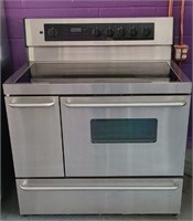 Frigidaire Stainless Smooth Surface Range / Oven
