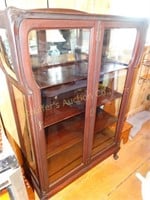 Vintage Curio Cabinet 3 wood shelves, glass