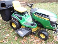 John Deere Lawn Tractor