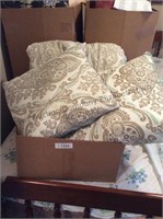 Queen size comforter and pillows