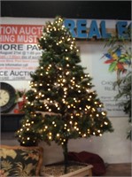 7 1/2 foot tall pre-lit Christmas tree with